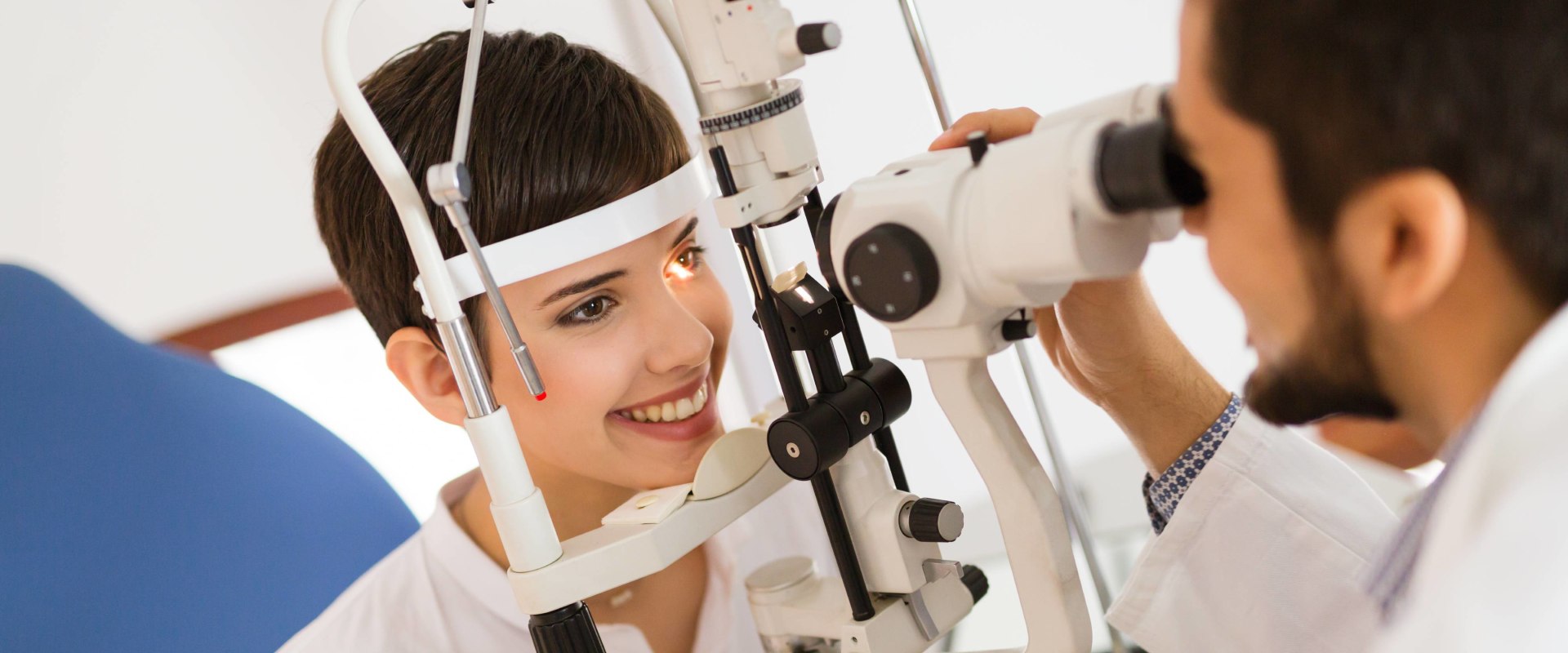 What should i look for in a slit lamp test?